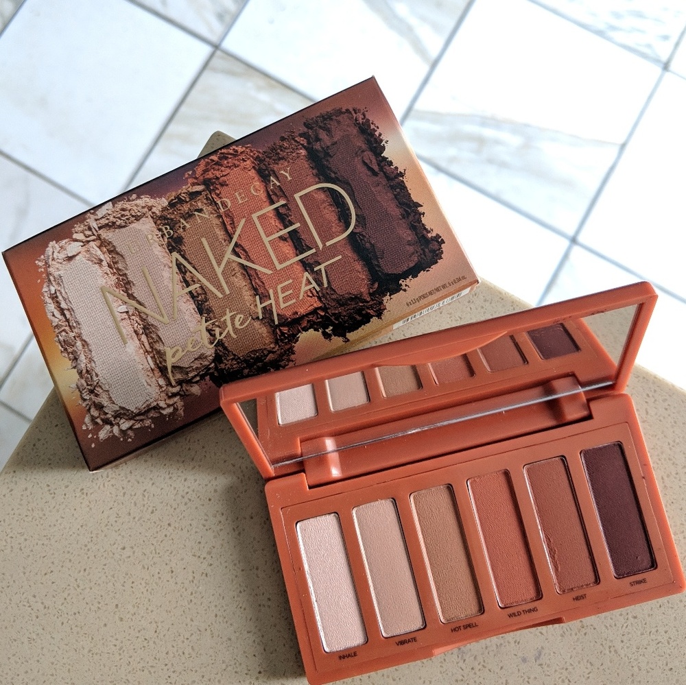 ❌SOLD❌Urban Decay Petite Heat Palette